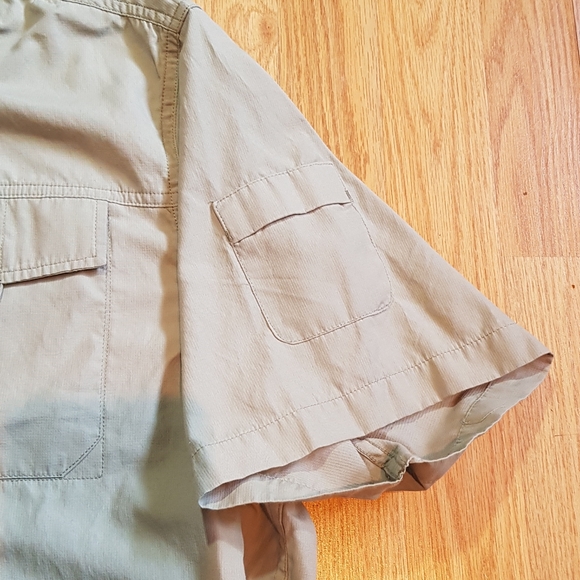 Field & Stream Short Sleeve Button Fishing Shirt Sage Green - Picture 5 of 7